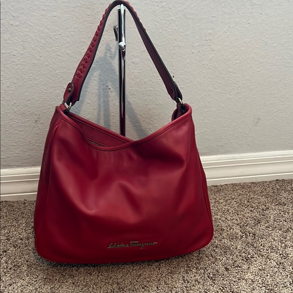 2043 Salvatore Ferragamo Red Leather Women's Bag - Picture 1 of 9